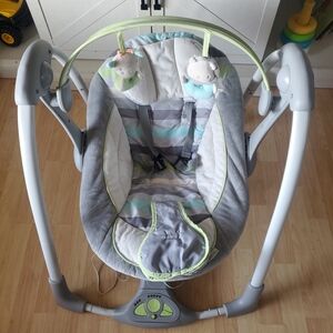 Cozy Infant Swing in Gray and Green